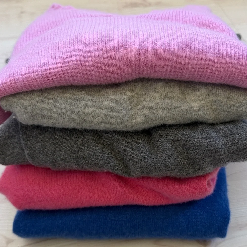 Bundle of spring cashmere V-Neck and Crew Neck Sweaters - Picture 7 of 7